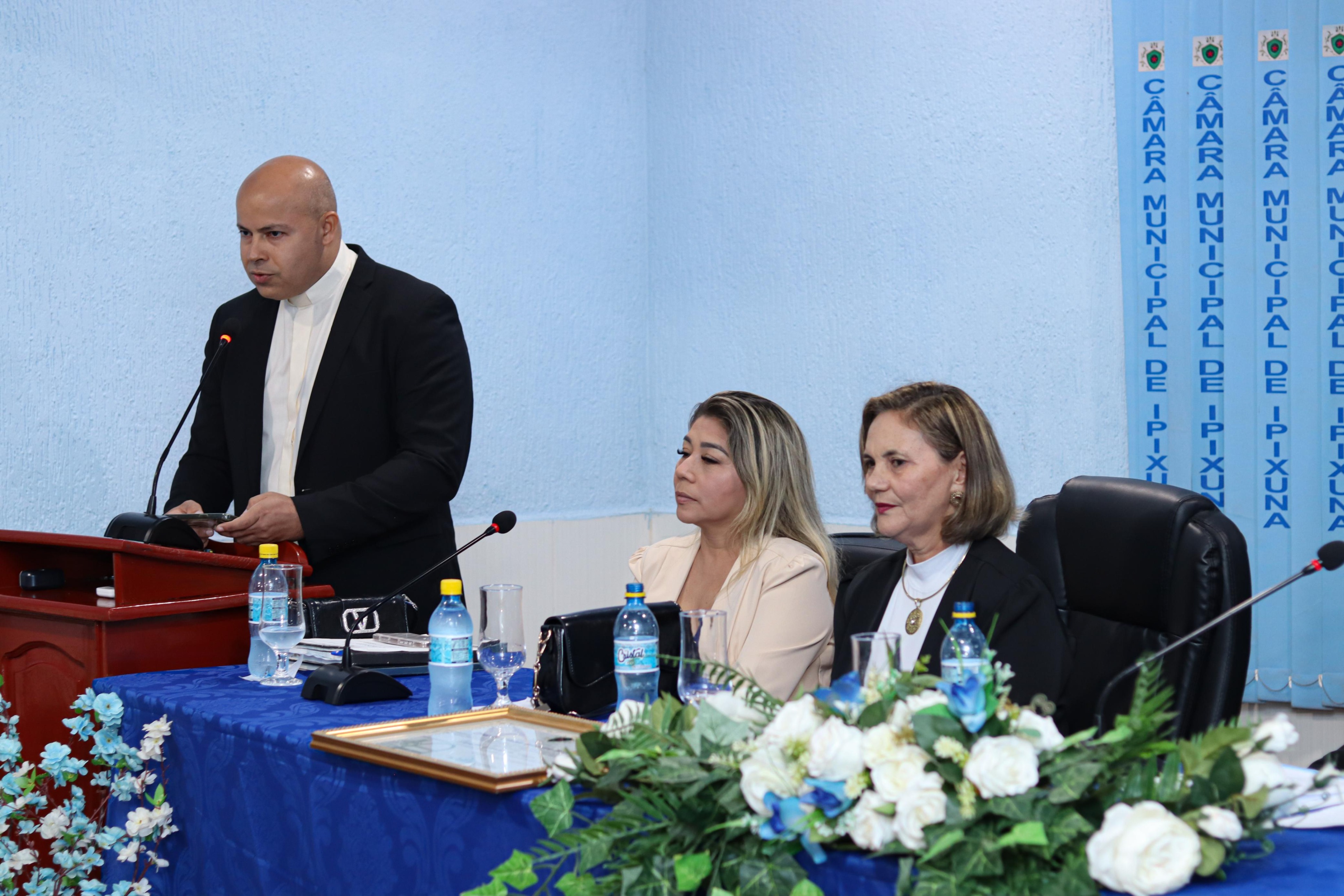 Câmara Municipal de Ipixuna concede Título de Cidadão Honorário Ipixunense ao Padre Clezildo Gomes de Souza