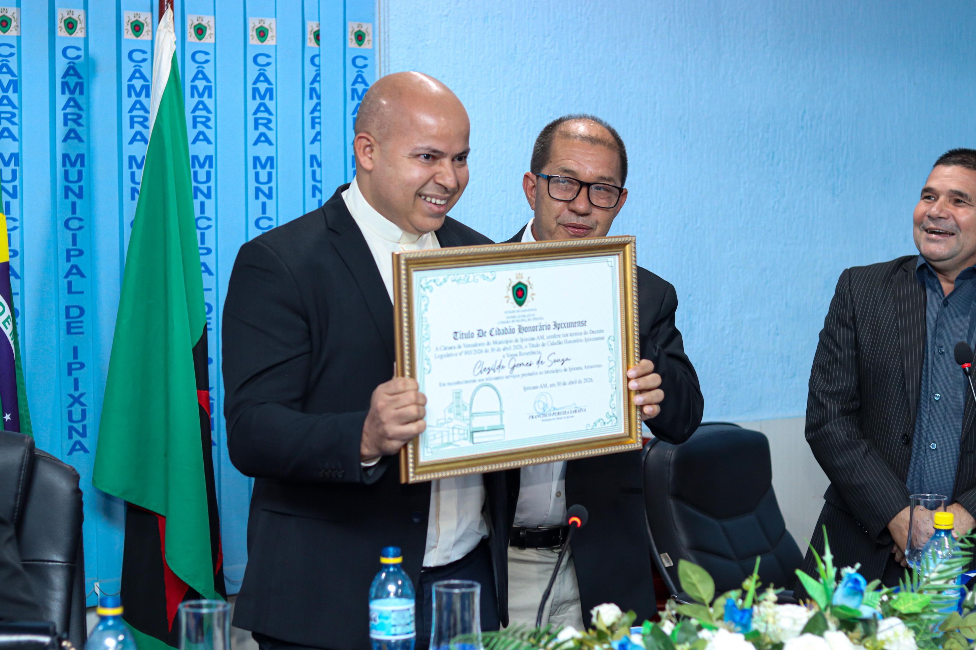 Câmara Municipal de Ipixuna concede Título de Cidadão Honorário Ipixunense ao Padre Clezildo Gomes de Souza