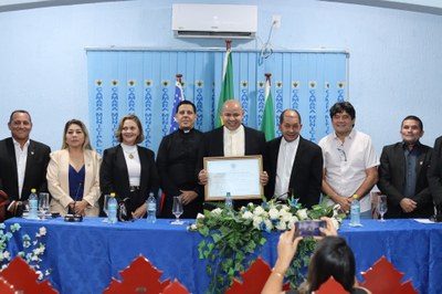 Câmara Municipal de Ipixuna concede Título de Cidadão Honorário Ipixunense ao Padre Clezildo Gomes de Souza
